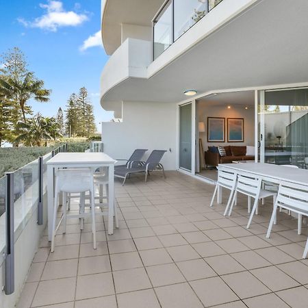 Rumba Beach Resort Caloundra Exterior photo A balcony