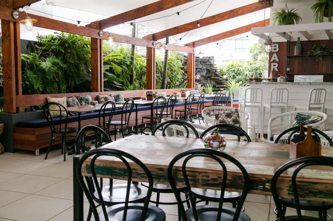 Rumba Beach Resort Caloundra Exterior photo The interior of the restaurant