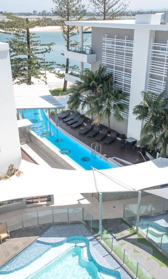 Rumba Beach Resort Caloundra Exterior photo The pool at the hotel