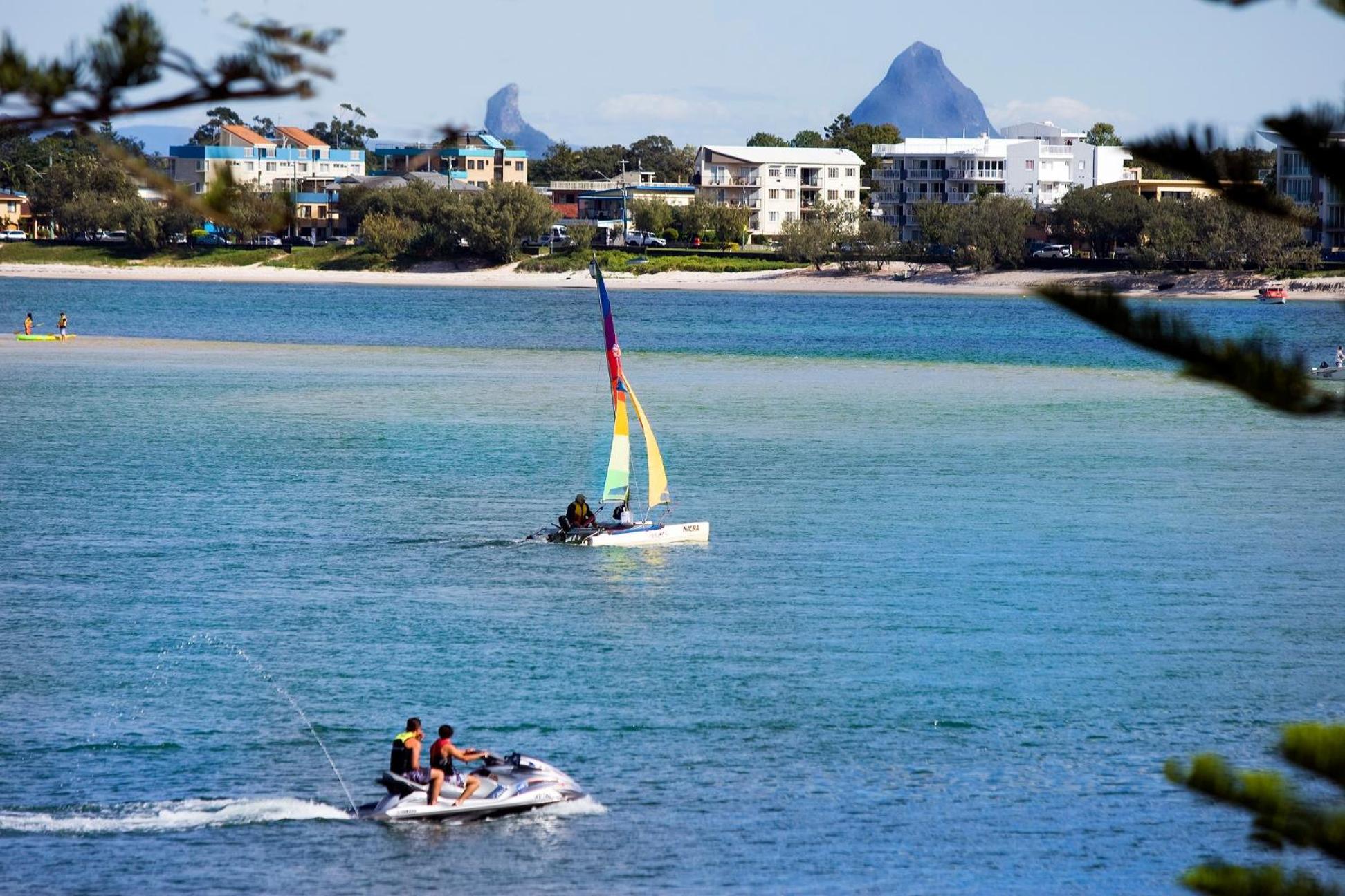 Rumba Beach Resort Caloundra Exterior photo Mooloolaba Bay